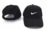 Nike Gorra [Ref. 16]